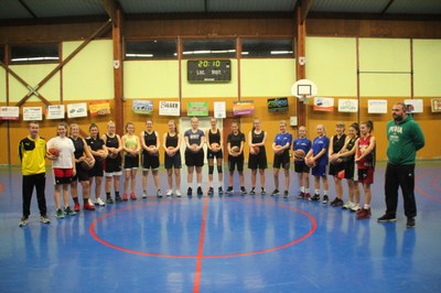Le groupe des cadettes-seniors féminines du basket-club CSSPP Waldighoffen.
