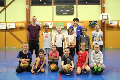 Le groupe des mini-poussins du basket-club CSSPP Waldighoffen.