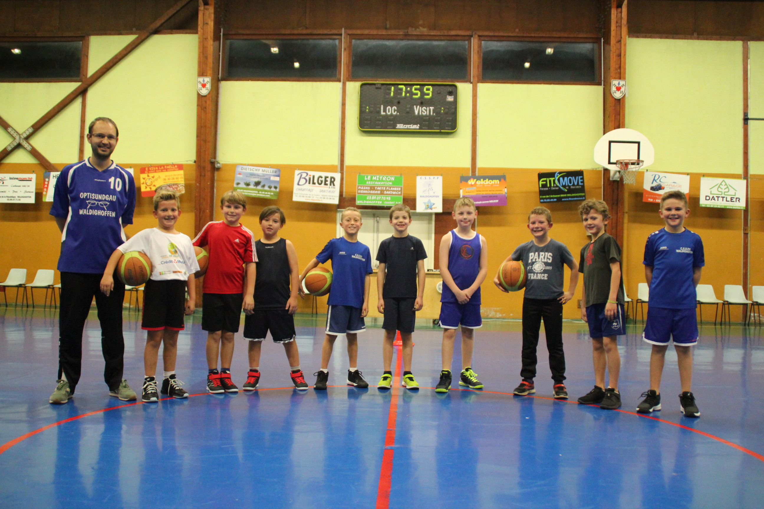 Le groupe des poussins du basket-club 