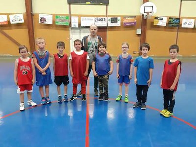 Le groupe des mini-poussins 2019-2020.