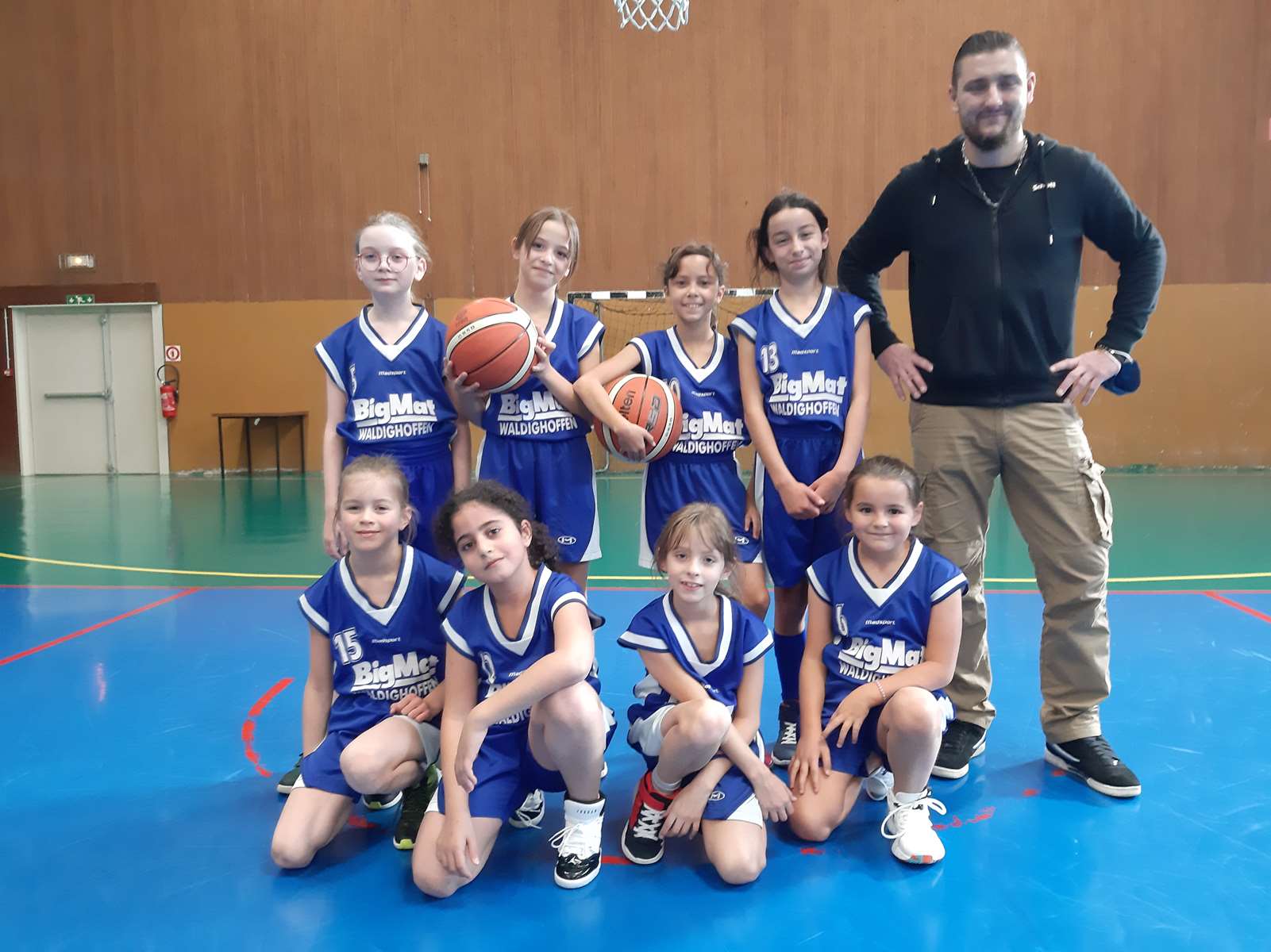 L'équipe des poussines du basket-club CSSPP Waldighoffen.