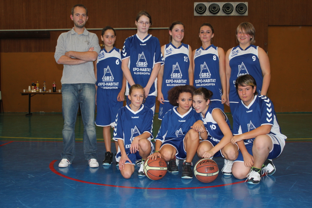 Les minimes féminines 2 du basket-club CSSPP Waldighoffen de la saison 2011/2012.