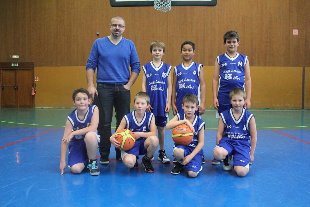L'équipe des poussins du basket-club CSSPP Waldighoffen 2012/2013.