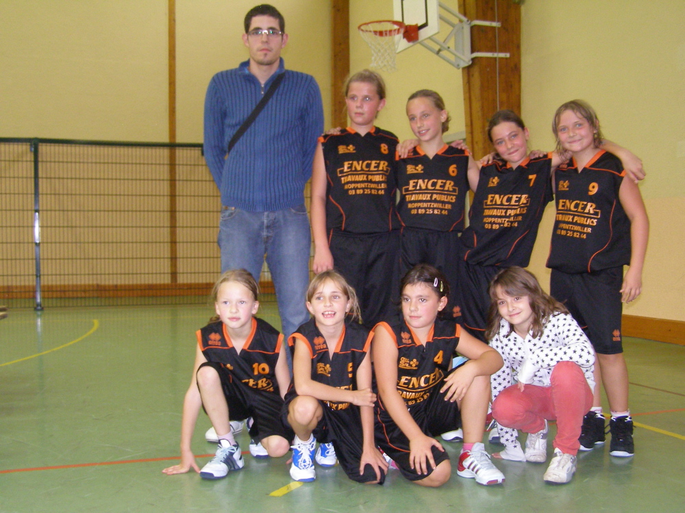 L'équipe des poussines 1 du basket-club CSSPP Waldighoffen.