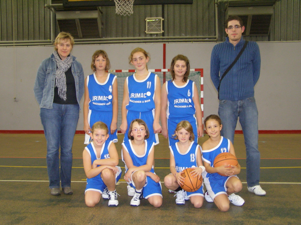 L'équipe des poussines 2 du basket-club CSSPP Waldighoffen.