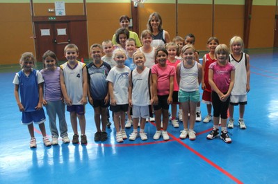 Le groupe des mini-poussines du basket-club CSSPP Waldighoffen.