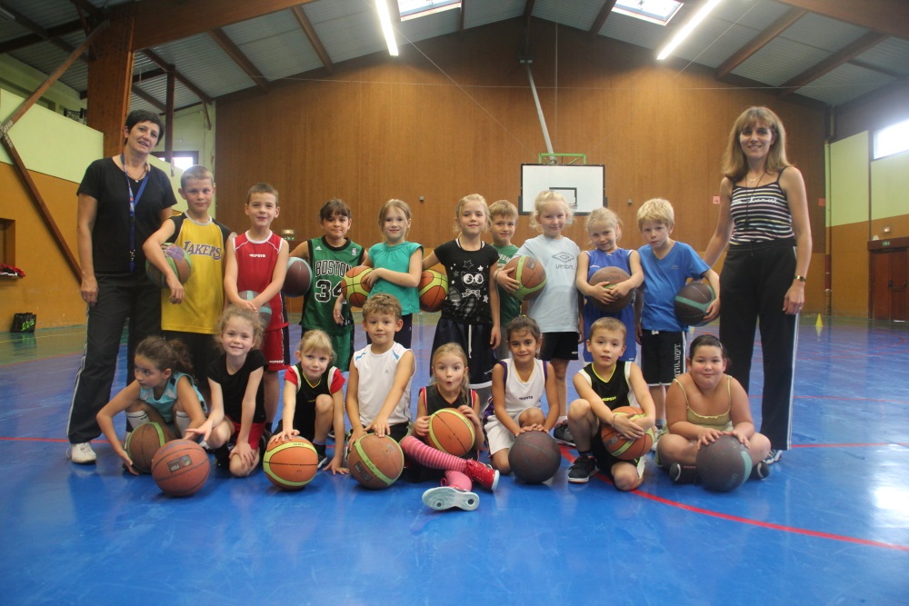 Le groupe des mini-poussins du basket-club CSSPP Waldighoffen 2013/2014.