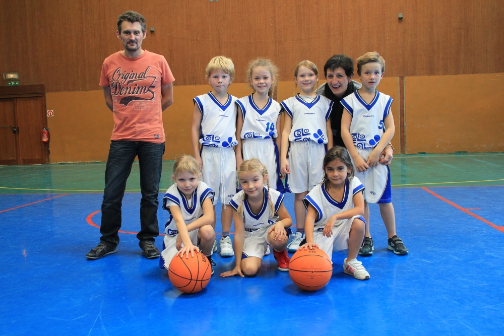 L'équipe des mini-poussins 2 du basket-club CSSPPWaldighoffen 2013/2014.