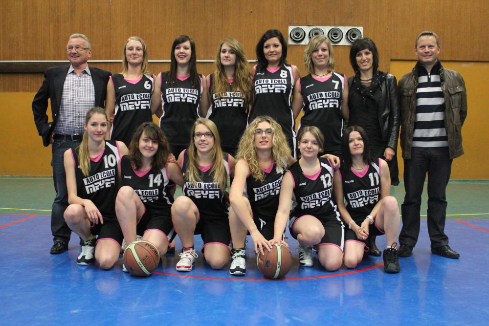 Les seniors féminines du basket-club CSSPP Waldighoffen 2011/2012.