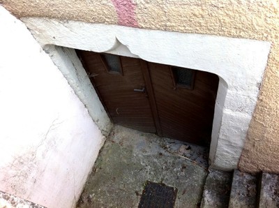 Rue du Château, l'entrée de l'ancien cellier dîmier
