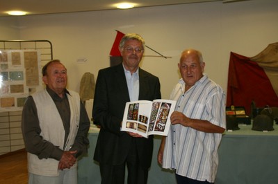 Bin Ich Das 2011 - Président, Maire et M. Minéry présentent le livre