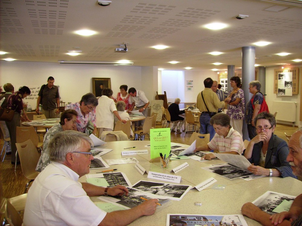 autour de la table