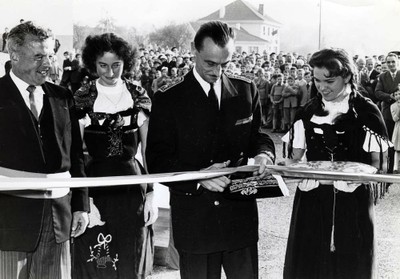 Inauguration groupe scolaire en 1957