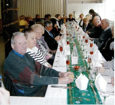 Le repas de la fête de Noël du Club des Gens Heureux