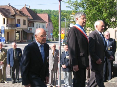 Dépôt de gerbe 30 ans section UNC Waldighoffen