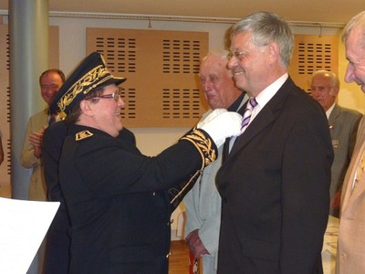 Medaille à M. le Maire AG UNC Altkirch 11 sept 2011
