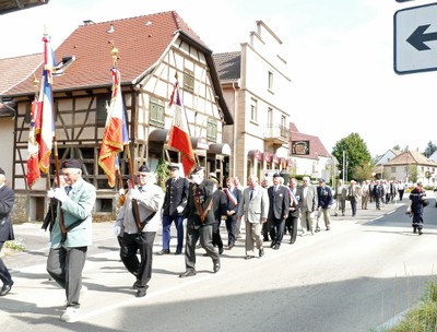 Retour portes-drapeau AG UNC Altkirch 11 sept 2011