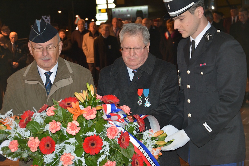 Dépôt gerbe UNC et gendarmerie