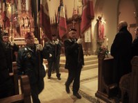 Messe du souvenir avec les portes drapeaux.