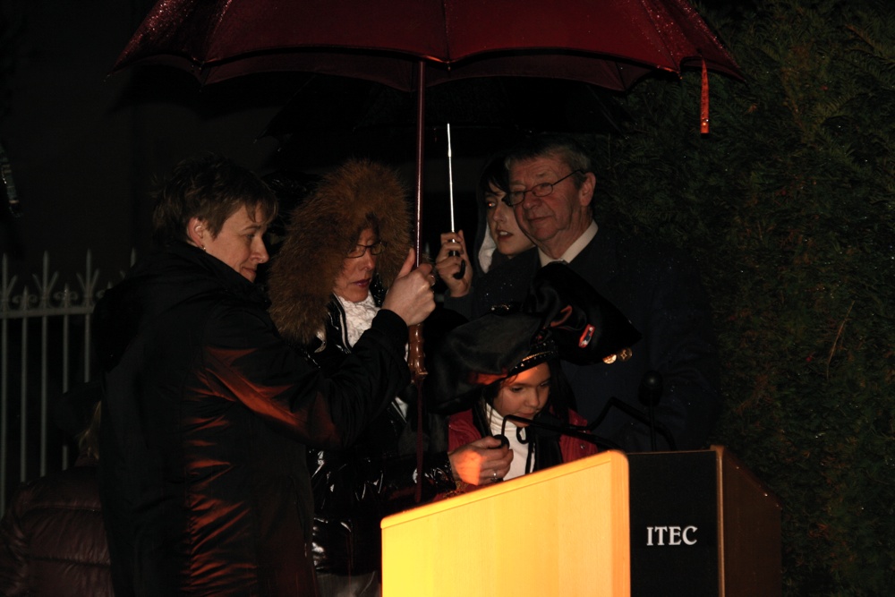 11 nov 2010 Waldighoffen - Anna pendant la lecture de son texte