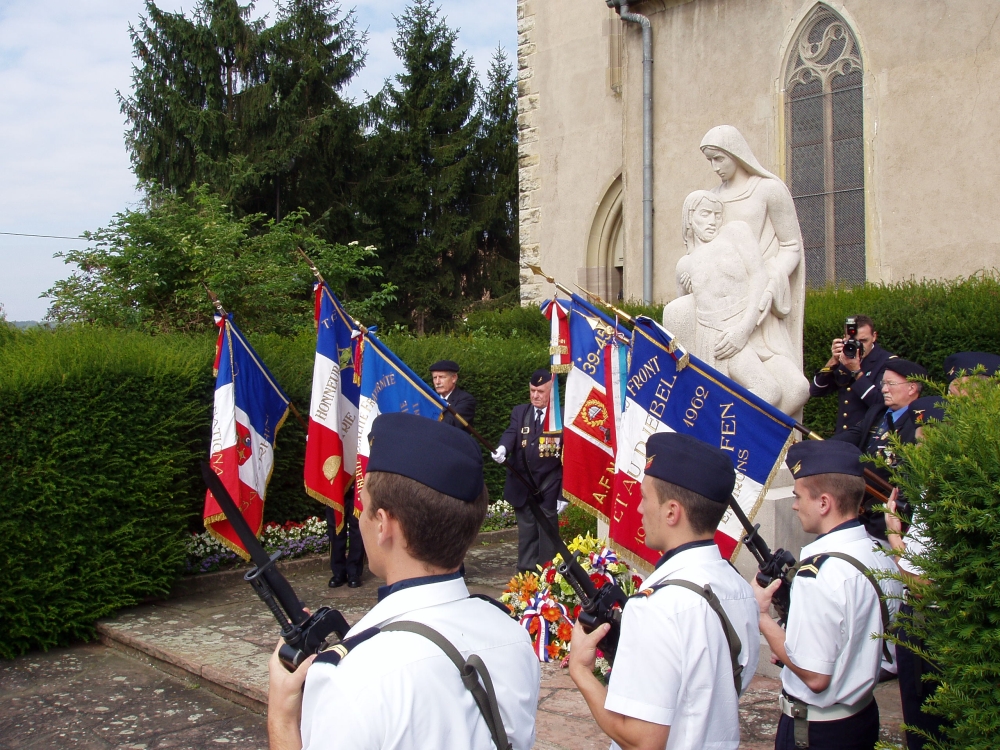 Congrès Départemental UNC 09.09.2007 photo du monuments aux morts