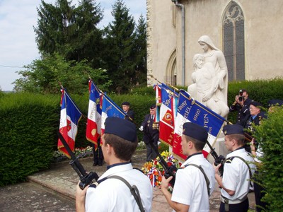 Congrès Départemental UNC 09.09.2007 photo du monuments aux morts
