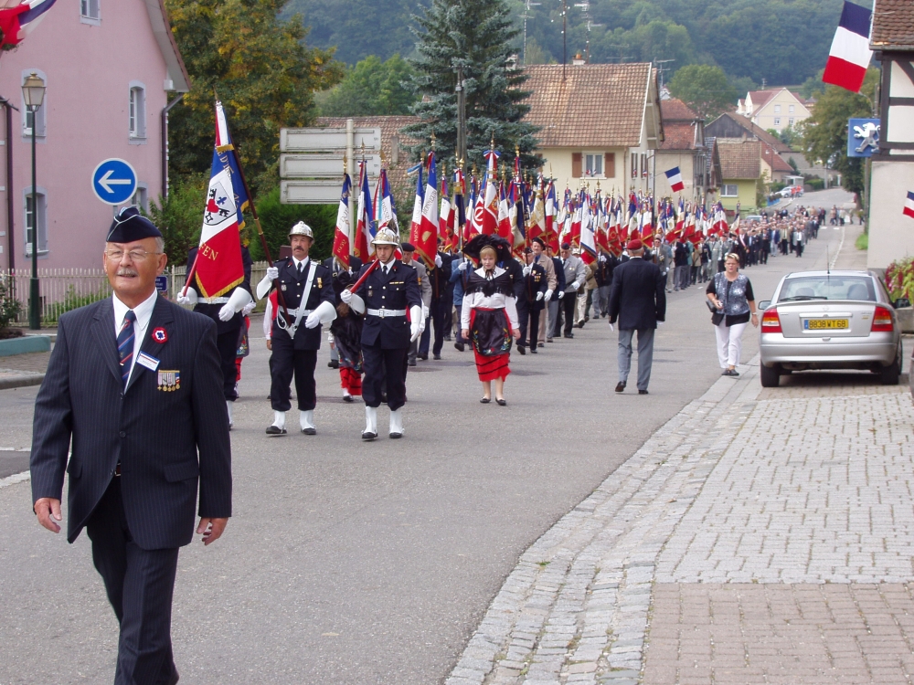 Congrès Départemental UNC 09.09.2007 tout le cortège