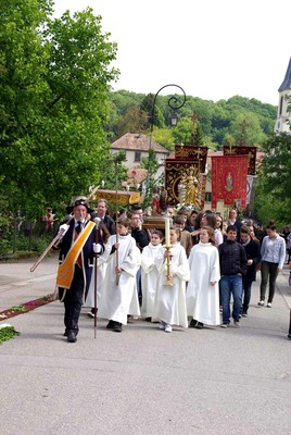 Fête Dieu Comm Paroisse 2 juin 2013-procession (3)