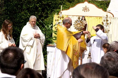 Fête Dieu Comm Paroisse 2 juin 2013-procession (4)