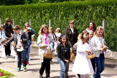 Fête Dieu Comm Paroisse 2 juin 2013-procession (5)