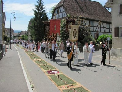 Fête Dieu paroisse Waldighoffen 5