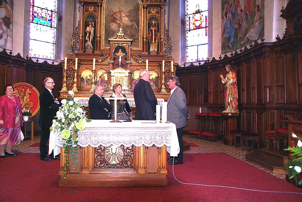 Dans l'église de Durmenach en présence du maire D. Springinsfeld