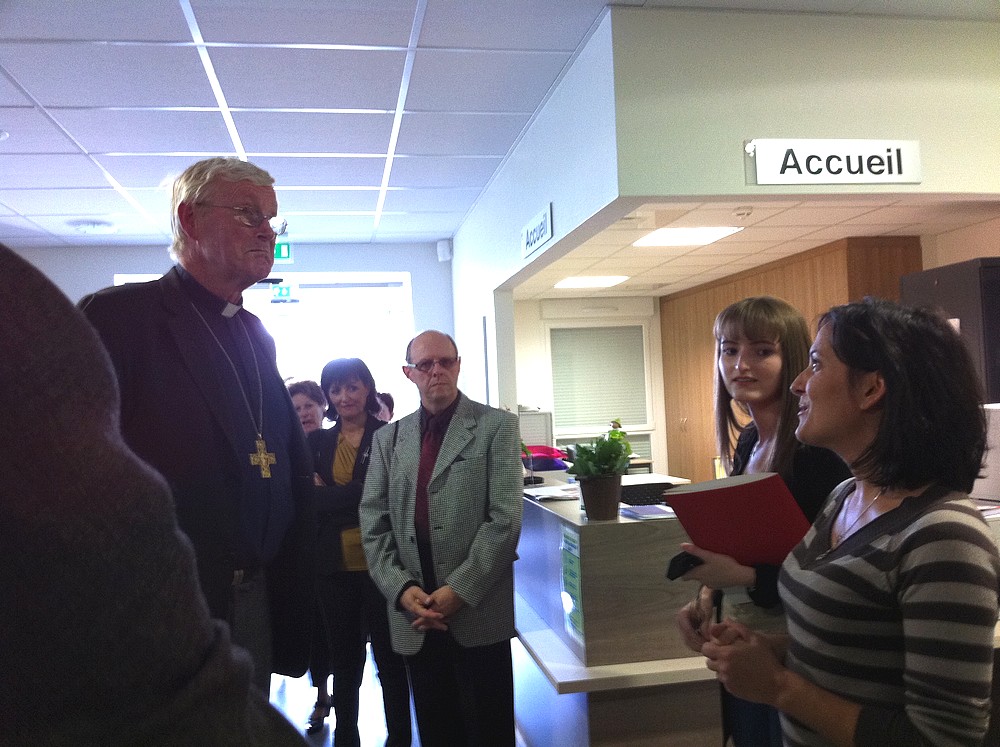 Visite de l'Ehpad par l'évêque (6)