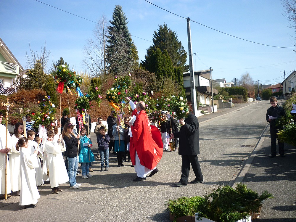 2012-04-01 - Bénédiction des rameaux dans la rue de Willer