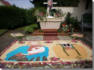 Fête Dieu 2010 - 3°autel par les 2 Muespach