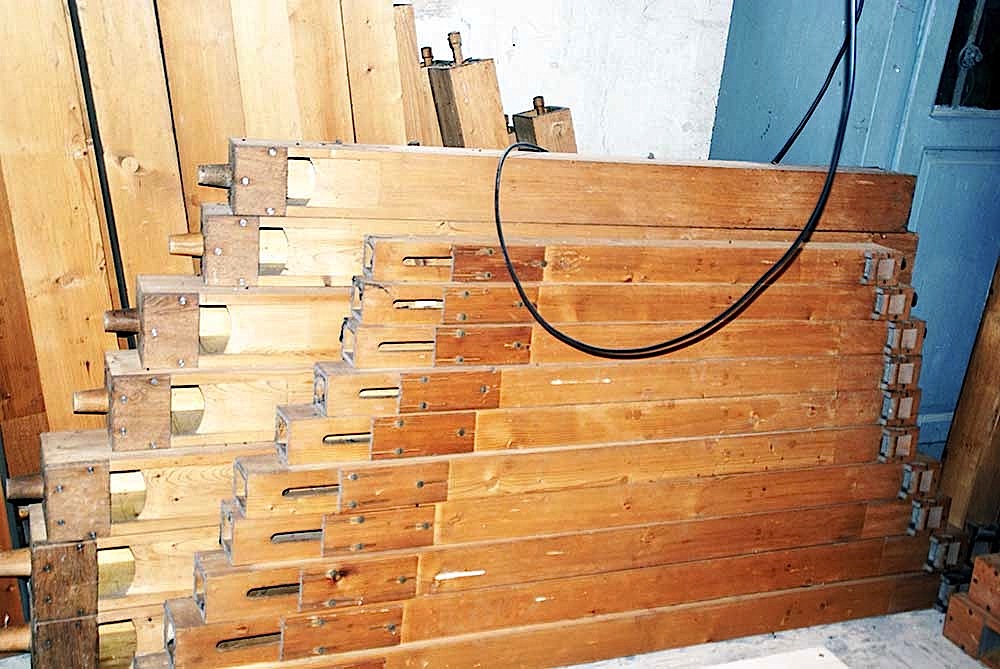 2013/03/26 Tuyaux en bois de l'orgue