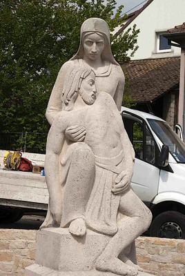 2013/05/06 Le monument aux morts sablé