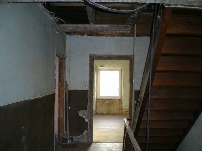 Escaliers dans le presbytère - 13.03.12.JPG