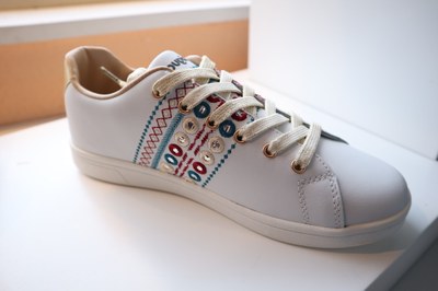 Basket desigual blanche