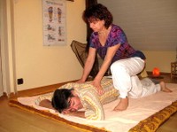 Béatrice Jasinski fait un massage de relaxation