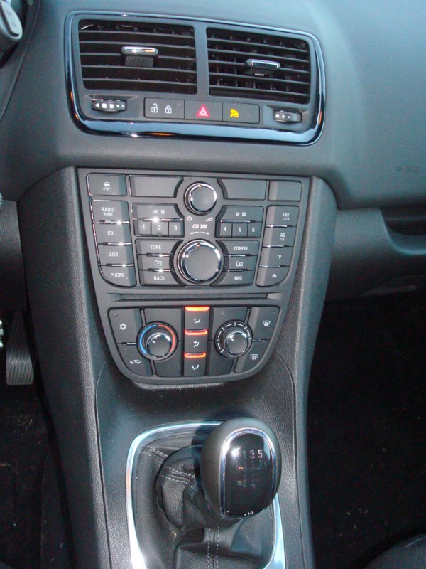 MERIVA B - Vue console centrale.JPG