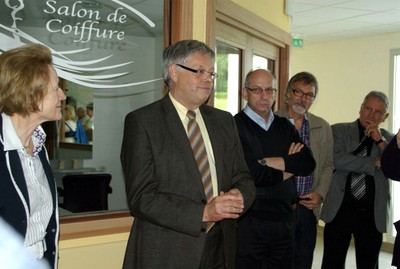 Mme Sigrun Lang, le maire Henri Hoff, le Curé Christophe Smoter, le directeur de l'EHPAD Jean-Philippe Legrand, le président de l'Asmepac Marcel Triolet