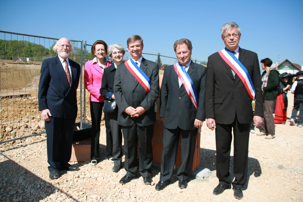 Waldighoffen 1ère pierre - Famille Lang et Elus