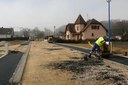 Aplanissement du macadam d'une allée de l'EHPAD à Waldighoffen en Mars 2012. 