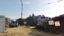 Photo des facades et des grues de l'Ehpad en construction à Waldighoffen en avril 2011.