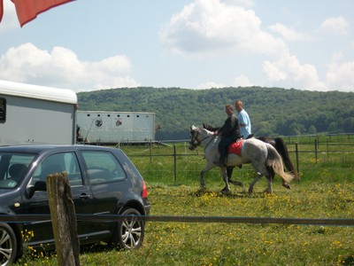 A cheval avant la balade 2011