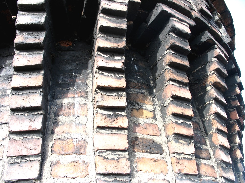 Détail de la cheminée de l'usine de Waldighoffen