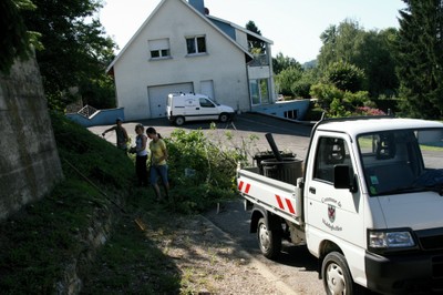 Débroussaillage rue de l'Ill avec les stagiaires 2011