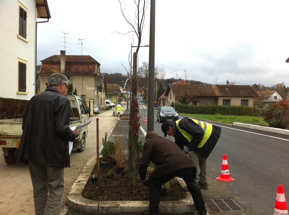 Tout le monde met la main à la pâte