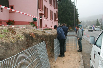 Montage des cages à gabions cité Lang